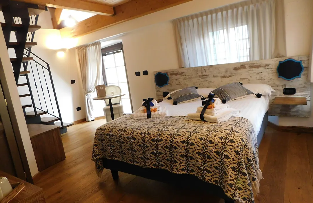 Nicomat Rooms-1